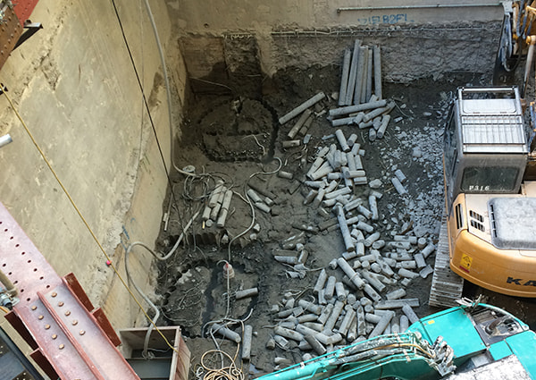 基礎耐圧盤の杭穴解体状況